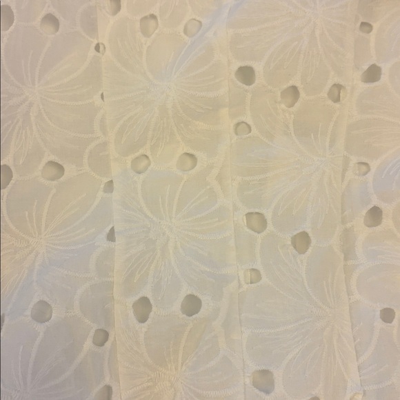 Extro&Vert Ada Flutter-Sleeve Broderie
Midi Dress - Picture 7 of 13